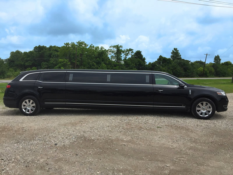 Things You Need to Check for the Toronto Limo Services