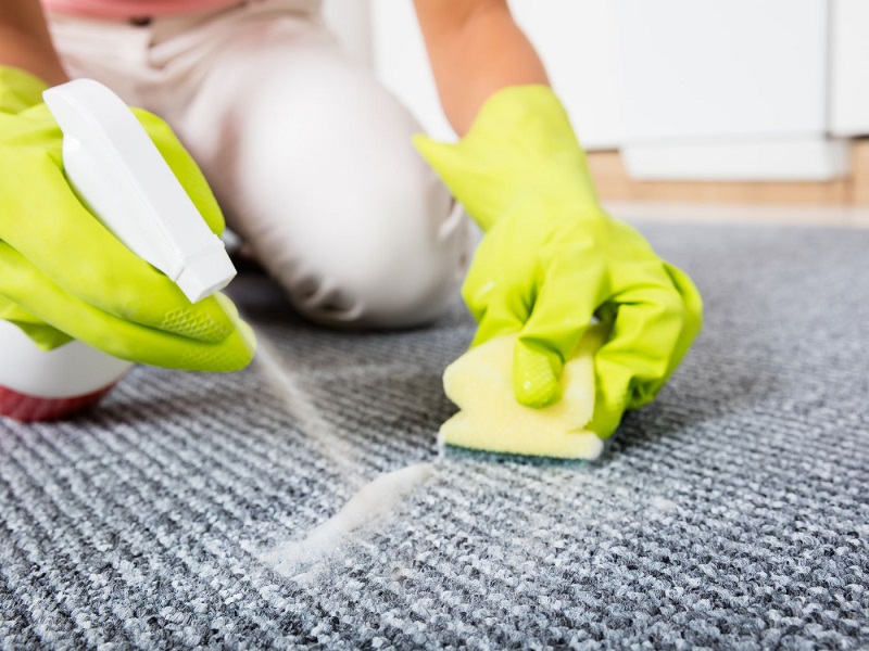 Ways to remove stains from wall-to-wall carpets