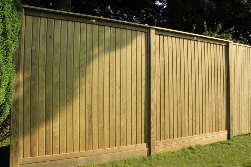 Protecting Your Pets: Fencing Options for Pet-Friendly Leeds Homes